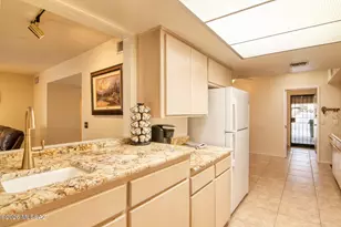 10075 N Oro Pl, Oro Valley, AZ 85737 - Photo 4