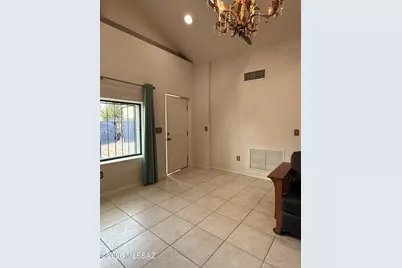 373 W Veterans Boulevard, Tucson, AZ 85713 - Photo 8