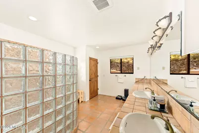 1712 N Coral Bells Drive, Tucson, AZ 85745 - Photo 22