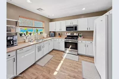 8265 W Redshank Drive, Tucson, AZ 85757 - Photo 2