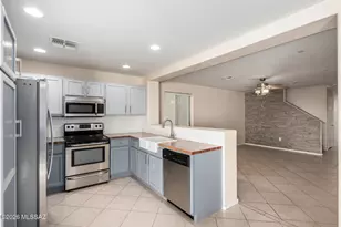 21607 E Homestead Dr, Red Rock, AZ 85145 - Photo 12