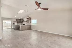 9910 E Gray Hawk Dr, Tucson, AZ 85730 - Photo 8