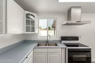 8331 E Balfour Dr, Tucson, AZ 85710 - Photo 14