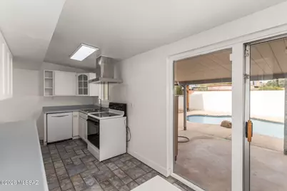 8331 E Balfour Drive, Tucson, AZ 85710 - Photo 12