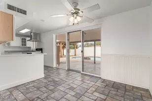 8331 E Balfour Dr, Tucson, AZ 85710 - Photo 10