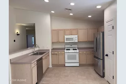 4931 N Sabino Gulch Court, Tucson, AZ 85750 - Photo 2