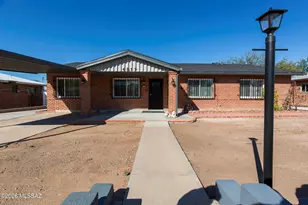 4817 E Scarlett St, Tucson, AZ 85711 - Photo 4