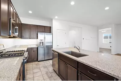 1427 E Blue Granite Drive, Green Valley, AZ 85614 - Photo 10