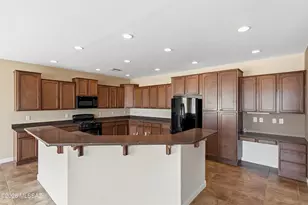 600 N Alexis Loop, Green Valley, AZ 85614 - Photo 18