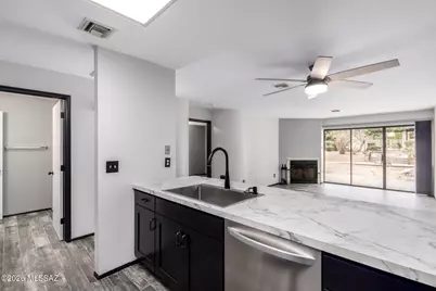 9788 E Calle Del Centinela, Tucson, AZ 85748 - Photo 10