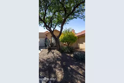 310 E Highcourte Lane, Tucson, AZ 85737 - Photo 2