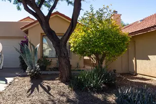 310 E Highcourte Ln, Tucson, AZ 85737 - Photo 2