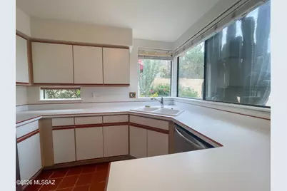 310 E Highcourte Lane, Tucson, AZ 85737 - Photo 10