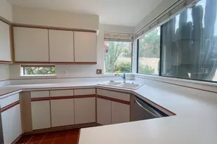 310 E Highcourte Ln, Tucson, AZ 85737 - Photo 10