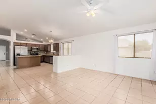 8509 E Sarnoff Ridge Loop, Tucson, AZ 85710 - Photo 10