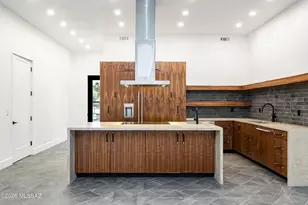 2227 E Helen St, Tucson, AZ 85719 - Photo 10