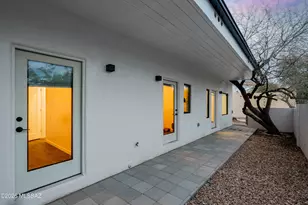 2227 E Helen St, Tucson, AZ 85719 - Photo 38