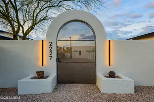 2227 E Helen St, Tucson, AZ 85719 - Photo 2