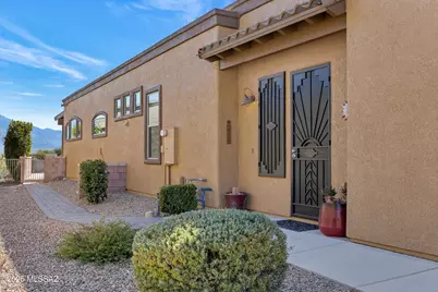 5829 S Waynes Way, Green Valley, AZ 85622 - Photo 4