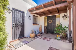 625 W Camino Corto, Green Valley, AZ 85614 - Photo 2