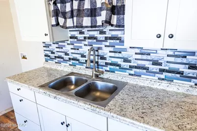 104 E Apache Street, Huachuca City, AZ 85616 - Photo 16