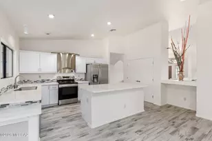 11123 N Olympic Pl, Tucson, AZ 85737 - Photo 8