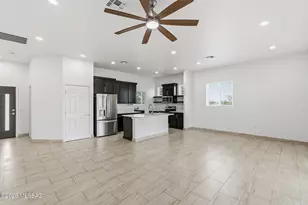 13691 E Pocketknife Dr, Vail, AZ 85641 - Photo 8