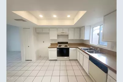1943 W Southbrooke Circle, Tucson, AZ 85705 - Photo 4