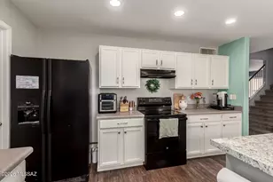 8449 E Hodgman Pl, Tucson, AZ 85747 - Photo 14