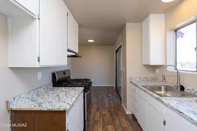 4409 Plaza Vista #APT D, Sierra Vista, AZ 85635 - Photo 12