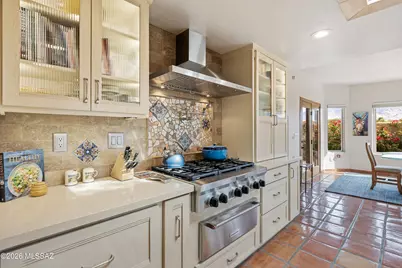 1420 W Cool Breeze Court, Oro Valley, AZ 85737 - Photo 10
