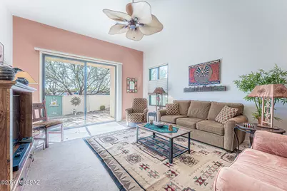 609 W Camino Del Bondadoso, Green Valley, AZ 85614 - Photo 6