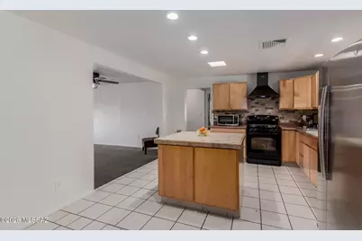 8808 E Wallen Ridge Drive, Tucson, AZ 85710 - Photo 6