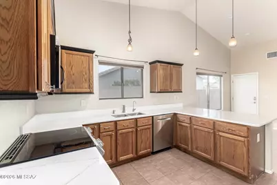 9321 E Lochnay Lane, Tucson, AZ 85747 - Photo 14