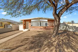 2439 E 8th St, Tucson, AZ 85719 - Photo 8