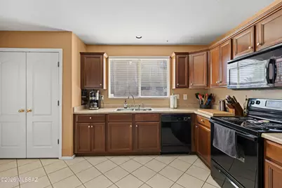 9272 N Golden Finch Avenue, Tucson, AZ 85742 - Photo 18