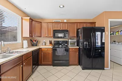 9272 N Golden Finch Avenue, Tucson, AZ 85742 - Photo 16