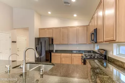 8291 E Magee Hill Loop, Tucson, AZ 85710 - Photo 8