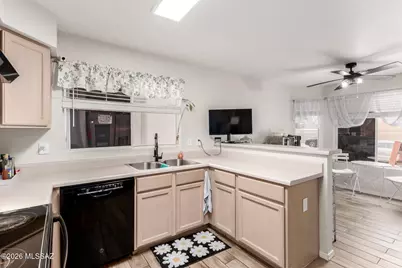 7951 S Wild Primrose Avenue, Tucson, AZ 85747 - Photo 14