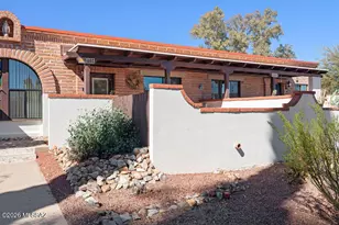 348 S Paseo Lobo, Green Valley, AZ 85614 - Photo 2