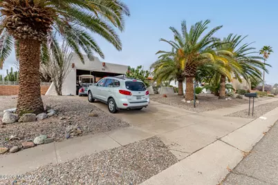 743 N Abrego Drive, Green Valley, AZ 85614 - Photo 2