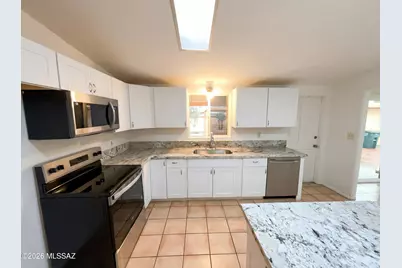 5202 E 2nd Street, Tucson, AZ 85711 - Photo 2