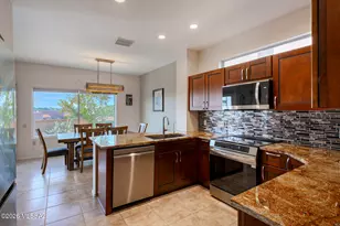 1937 W Via Nuevo Leon, Green Valley, AZ 85622 - Photo 12