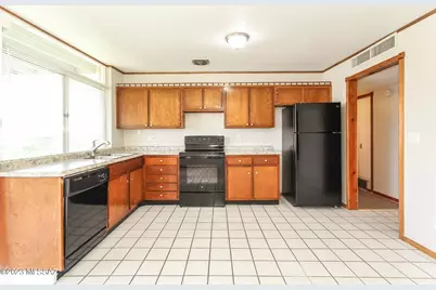8411 E Colette Street, Tucson, AZ 85710 - Photo 6