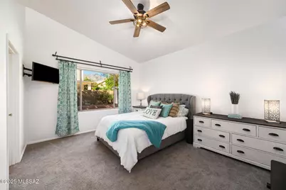 7589 E Via Los Arbustos, Tucson, AZ 85750 - Photo 8