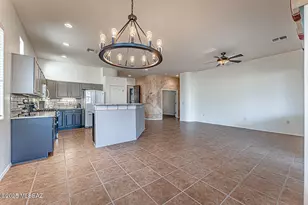 267 N Via La Castellana, Green Valley, AZ 85614 - Photo 2