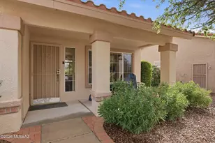 14700 N Flagstone Dr, Oro Valley, AZ 85755 - Photo 2