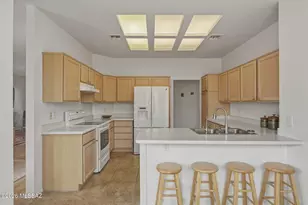 14700 N Flagstone Dr, Oro Valley, AZ 85755 - Photo 4