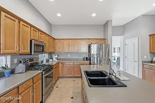 10043 E Denver Hill Dr, Tucson, AZ 85748 - Photo 12