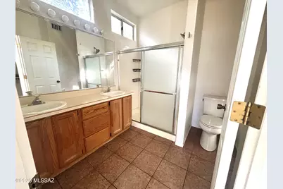 2570 N Dos Hombres Drive, Tucson, AZ 85715 - Photo 8